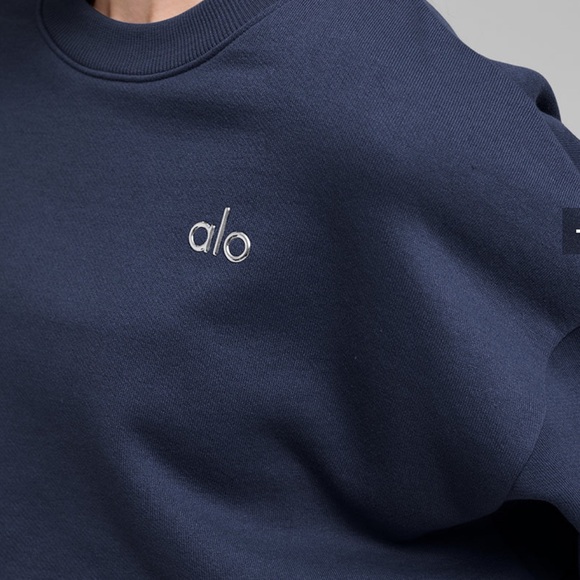 ALO Yoga Tops - NWT Alo Accolade Crewneck Sweatshirt Navy